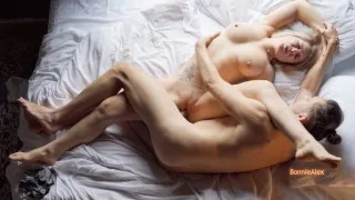 Masturbação e sexo em posição missionária