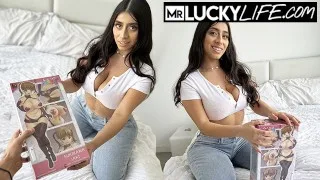 Morena gostosa faz sexo oral depois de encontro