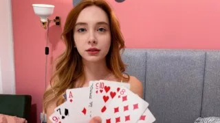 Truque de cartas: adivinhe todas as cartas e transa com sua meia-irmã!