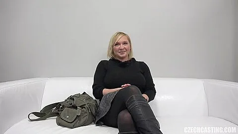 Vídeo de sexo POV hardcore amador com Jana, uma prostituta plus size.